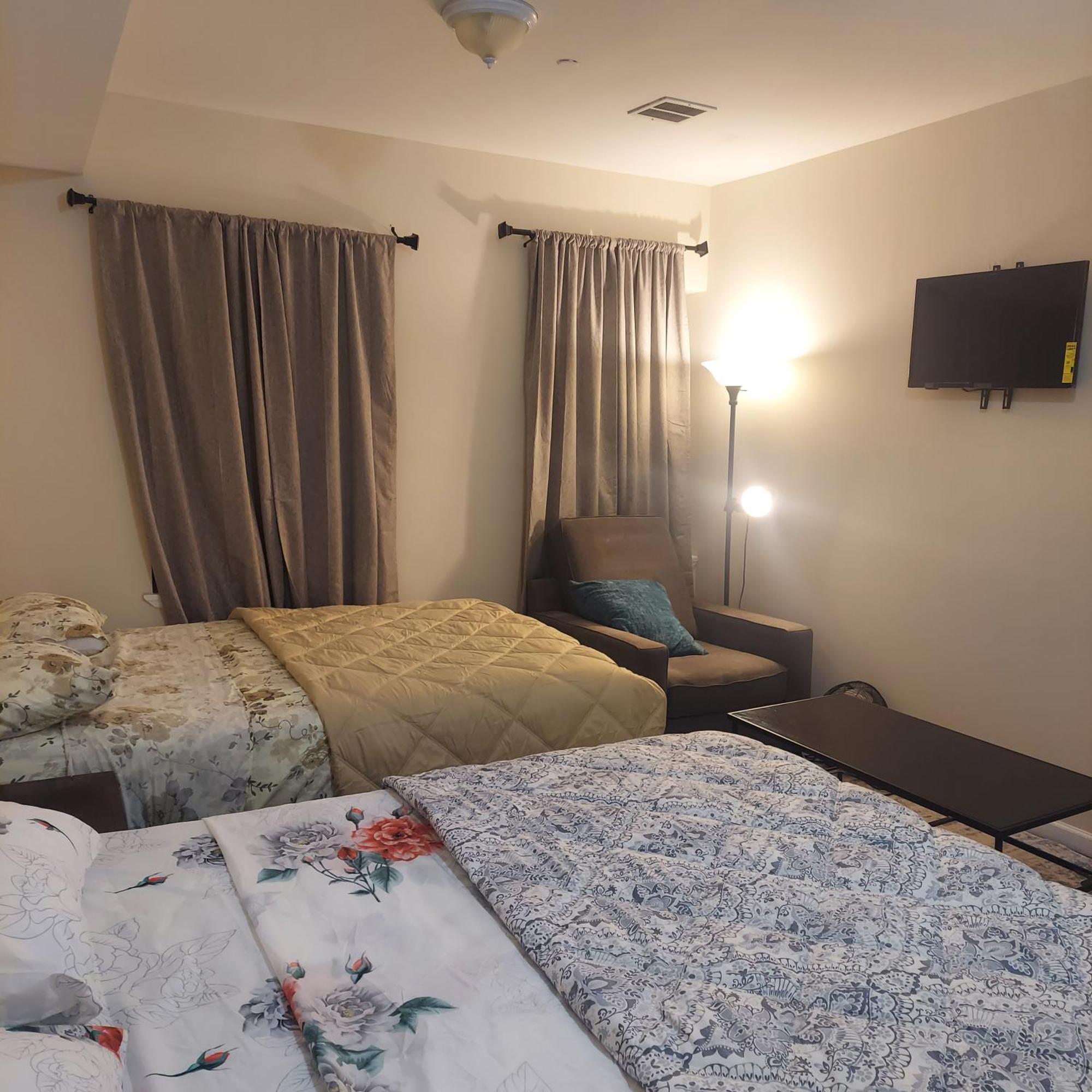 Double Queen Room 6 Minutes Walk To Penn Station Nyc Ewr ジャージーシティ エクステリア 写真